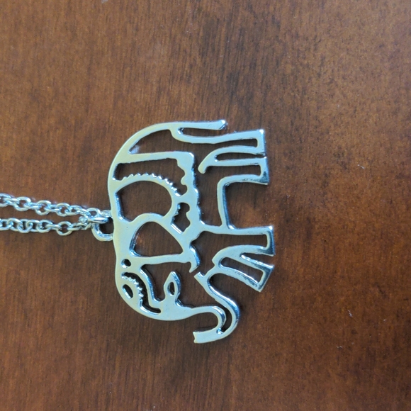 Elephant Necklace and Bracelet Set in Silver Tone - Picture 2 of 8